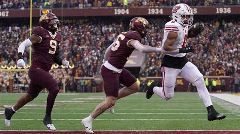 Badgers beat Gophers 28-14, take back Paul Bunyan’s Axe behind Allen’s ground attack